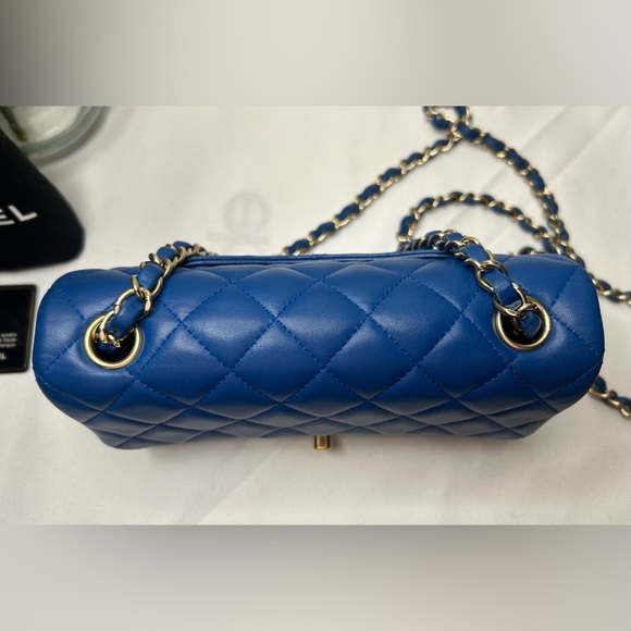 CHANEL Classic Mini Rectangular Flap Bag Quilted Lambskin Blue / Gold - Picture 8 of 12